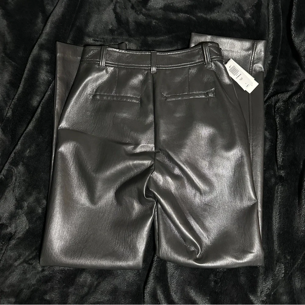 NWT Aritzia babaton vegan leather pants - Picture 4 of 4